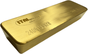 Un lingotto d'oro lucido con bordi arrotondati, contrassegnato dal marchio ITALPRECIOUS e da un numero di serie inciso sulla superficie superiore.
